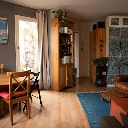 78m2 Bright With Balcony And Parking Appartement Vanves